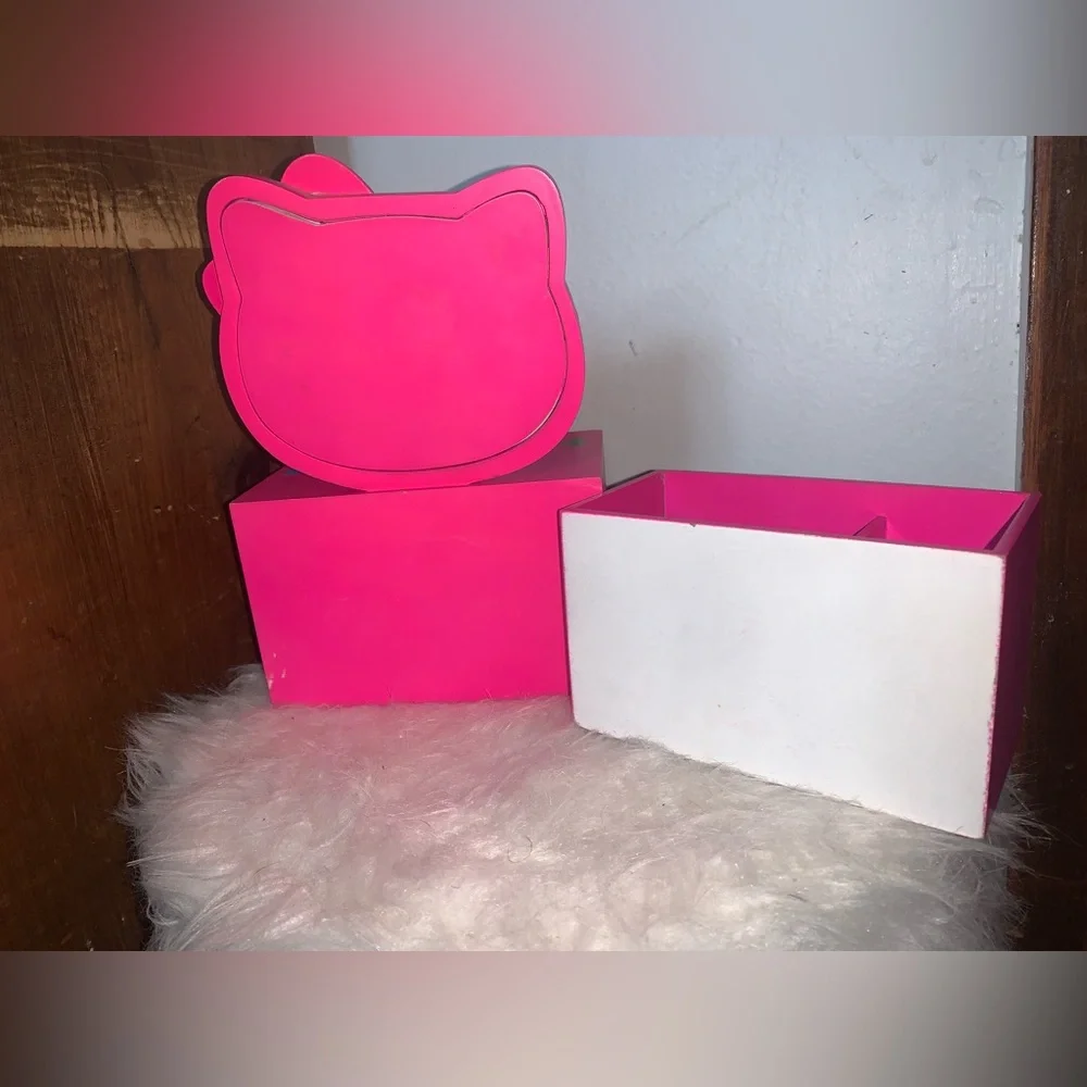 2014 Hello Kitty Jewelry Box with Mirror